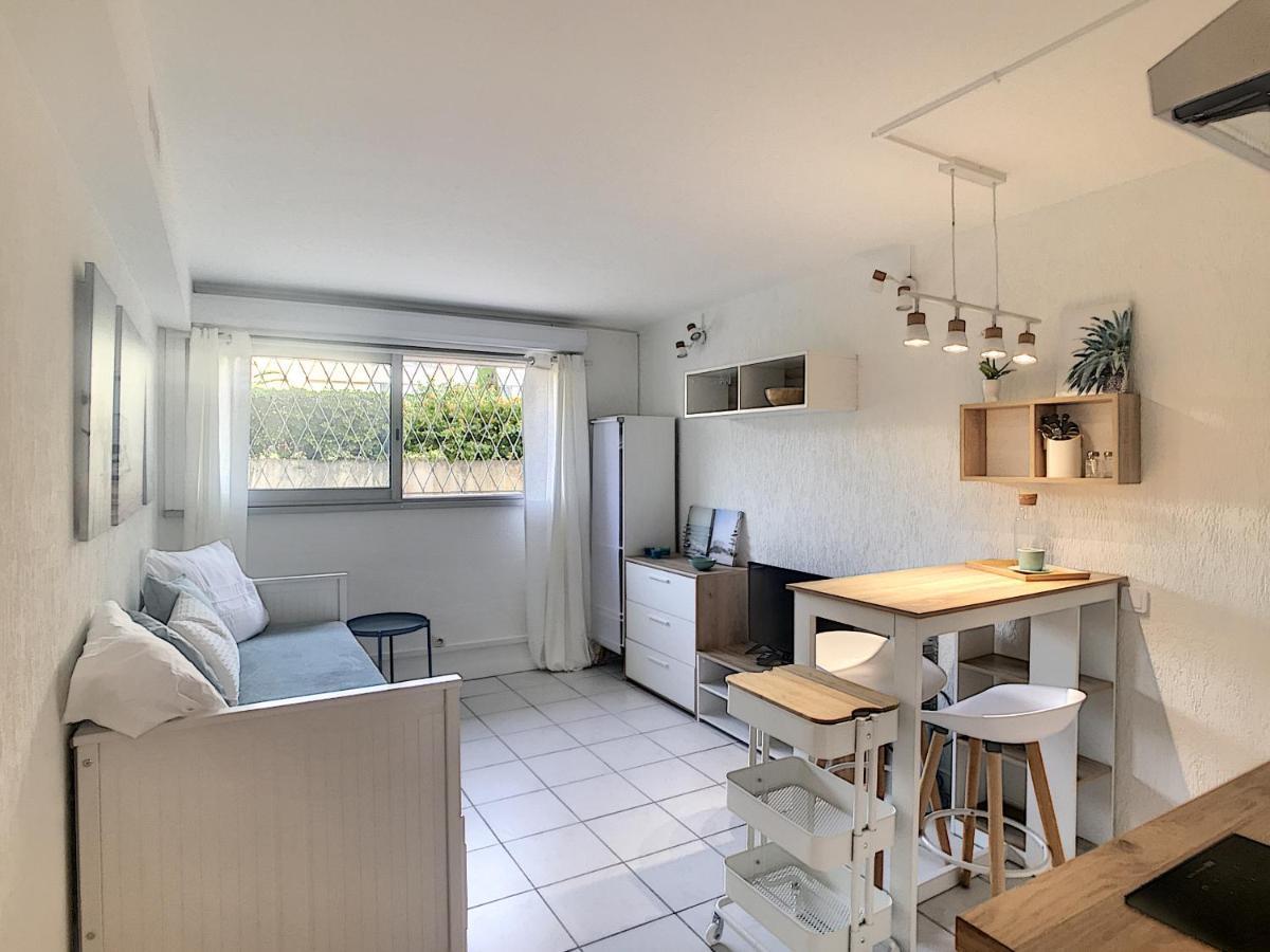 Golfe Juan Studio Dans Residence Avec Piscine วาลูริส ภายนอก รูปภาพ