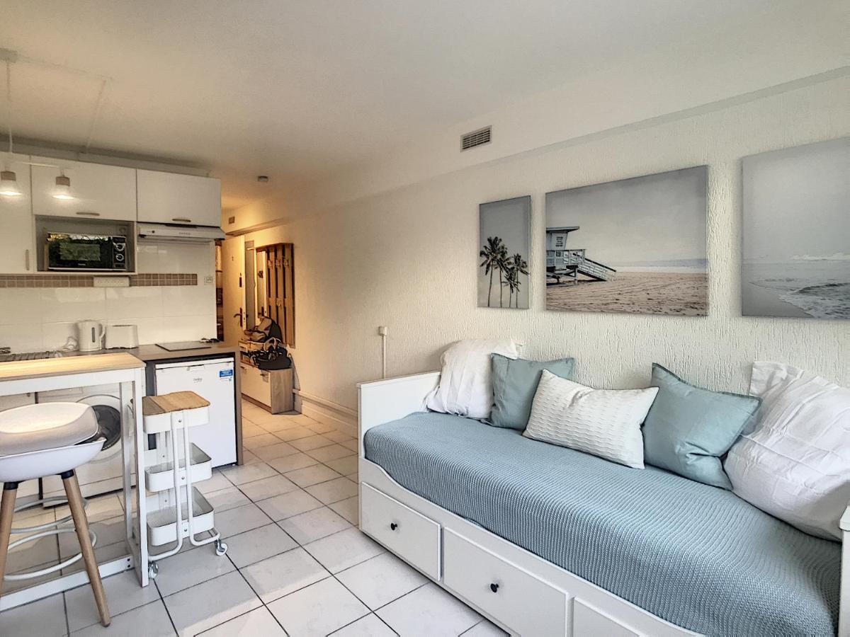 Golfe Juan Studio Dans Residence Avec Piscine วาลูริส ภายนอก รูปภาพ